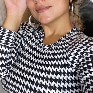 Black and white crop top